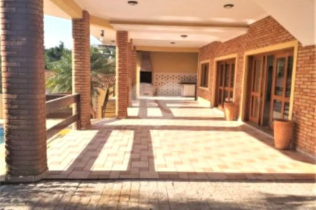Casa à venda com 3 quartos, sendo 1 suíte, no condomínio Estância Marambaia, Vinhedo - SP