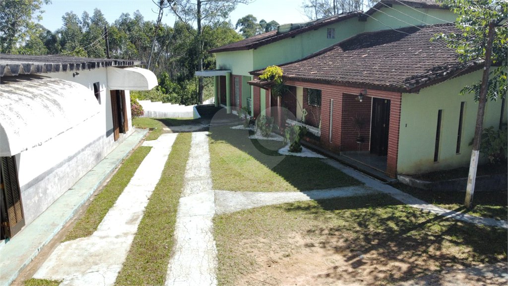 Sítio à venda com 8 quartos, sendo 4 suítes, em Boa Vista, Mogi das Cruzes, SP