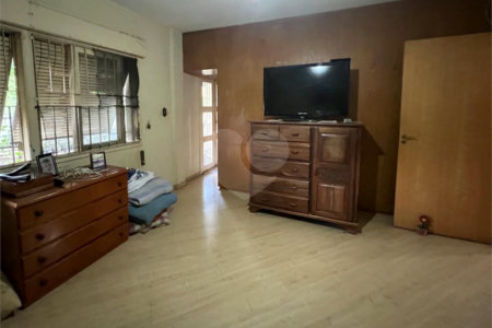 Casa à venda com 4 quartos, sendo 1 suíte, em Jardim das Vertentes, São Paulo, SP