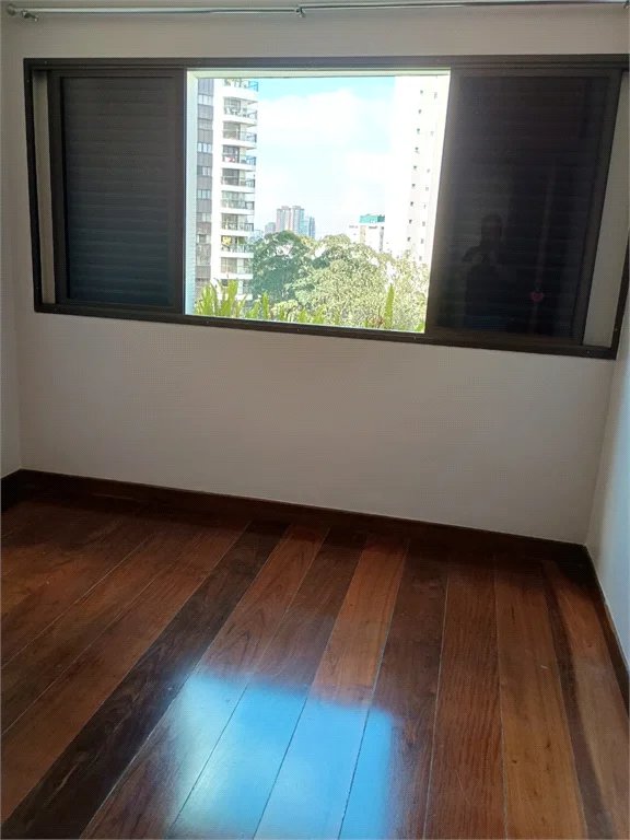 Apartamento à venda ou para alugar com 4 quartos, sendo 1 suíte, em Vila Andrade, São Paulo, SP