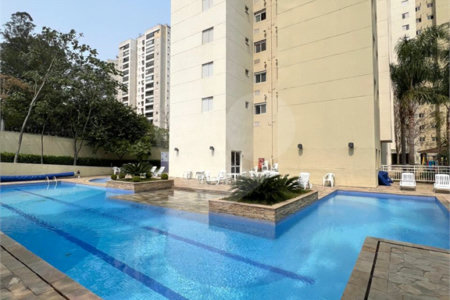 Apartamento à venda com 3 quartos, sendo 1 suíte,  em Parque Reboucas, São Paulo, SP