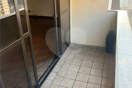 Apartamento à venda com 4 suítes em Vila Uberabinha, São Paulo, SP