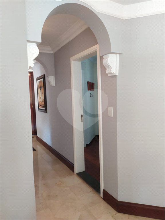 Casa à venda ou para alugar com 5 quartos, sendo 3 suítes, no condomínio Fazenda Lago Azul, Araçoiaba da Serra - SP