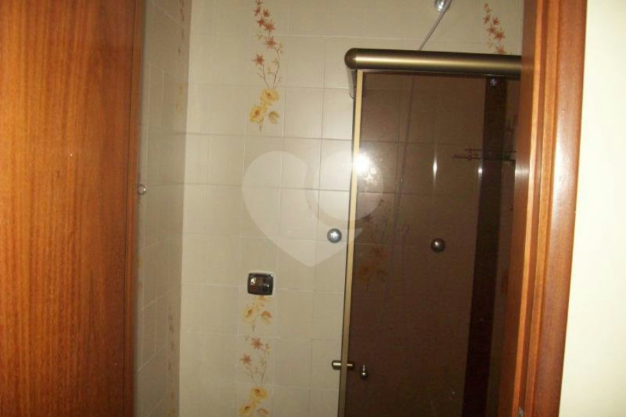 Casa Térrea à venda com 3 quartos, sendo 1 suíte, em Vila Constança, São Paulo, SP