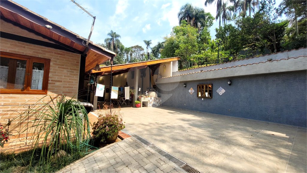 Casa à venda com 3 quartos, sendo 1 suíte, no condomínio Associação Reserva das Hortênsias, Mairiporã - SP