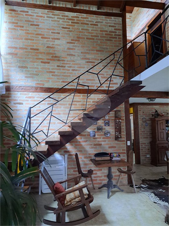 Casa à venda ou para alugar com 3 quartos, sendo 1 suíte,  no condomínio Parque Petrópolis 4 Secção, Mairiporã - SP
