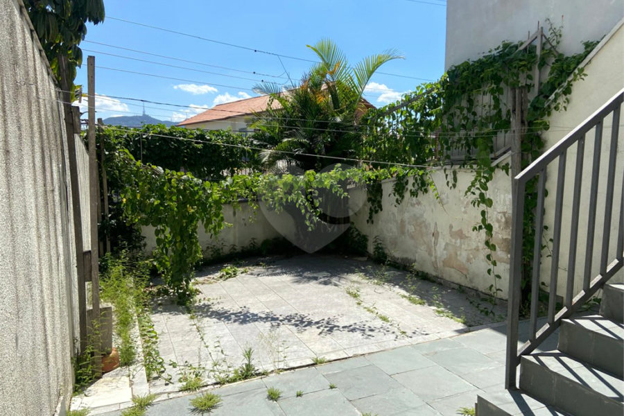 Sobrado à venda com 3 quartos, sendo 1 suíte, em Parque Maria Domitila, São Paulo, SP
