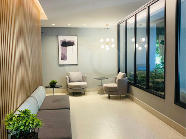 Apartamento à venda com 2 quartos, sendo 1 suíte,  em Moema, São Paulo, SP