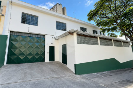 Galpão comercial/industrial com 627 m² no Bairro Planalto, em São Bernardo do Campo, próximo à Via Anchieta, com piso fabril, escritórios e mezanino.