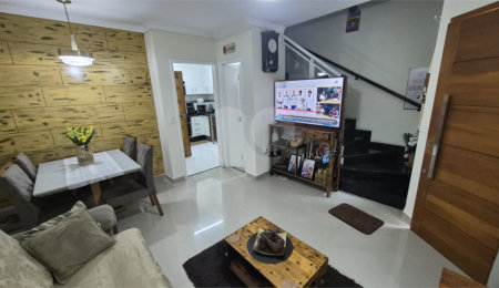 Casa à venda com 2 suítes no condomínio Simão Machado, São Paulo - SP