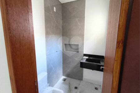 Casa à venda com 3 quartos, sendo 1 suíte, no condomínio Tivolli, Itapetininga - SP