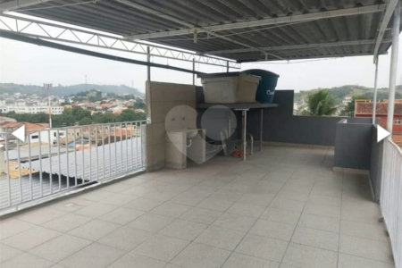 Casa à venda com 3 quartos em Campo Grande, Rio de Janeiro, RJ