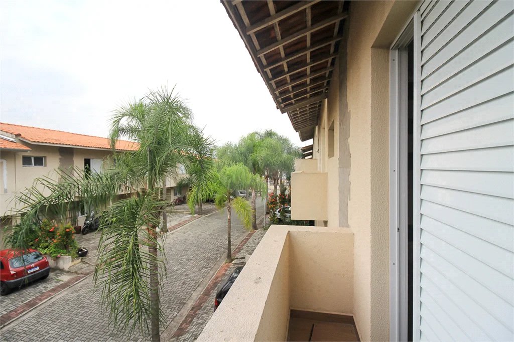 Casa à venda com 3 quartos, sendo 1 suíte, no condomínio Village St. Louis, São Paulo - SP