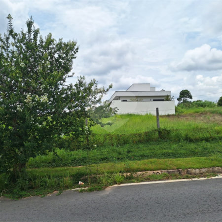 Terreno à venda com 1 suíte em Pinheirinho, Vinhedo, SP