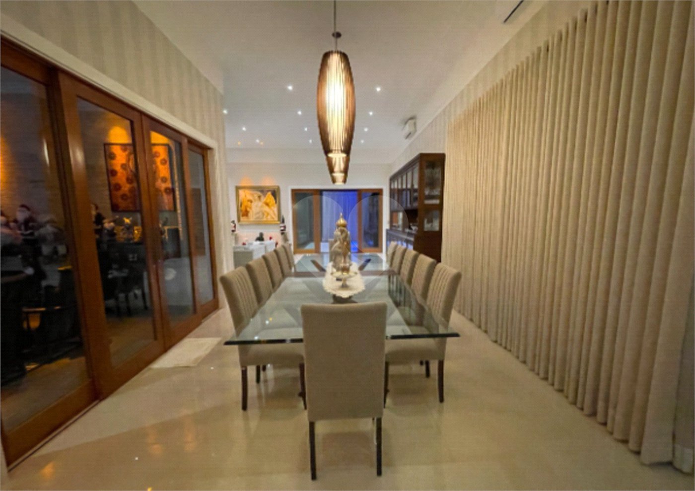 Casa à venda com 4 suítes no condomínio Halvétia Country Residencial, Indaiatuba - SP