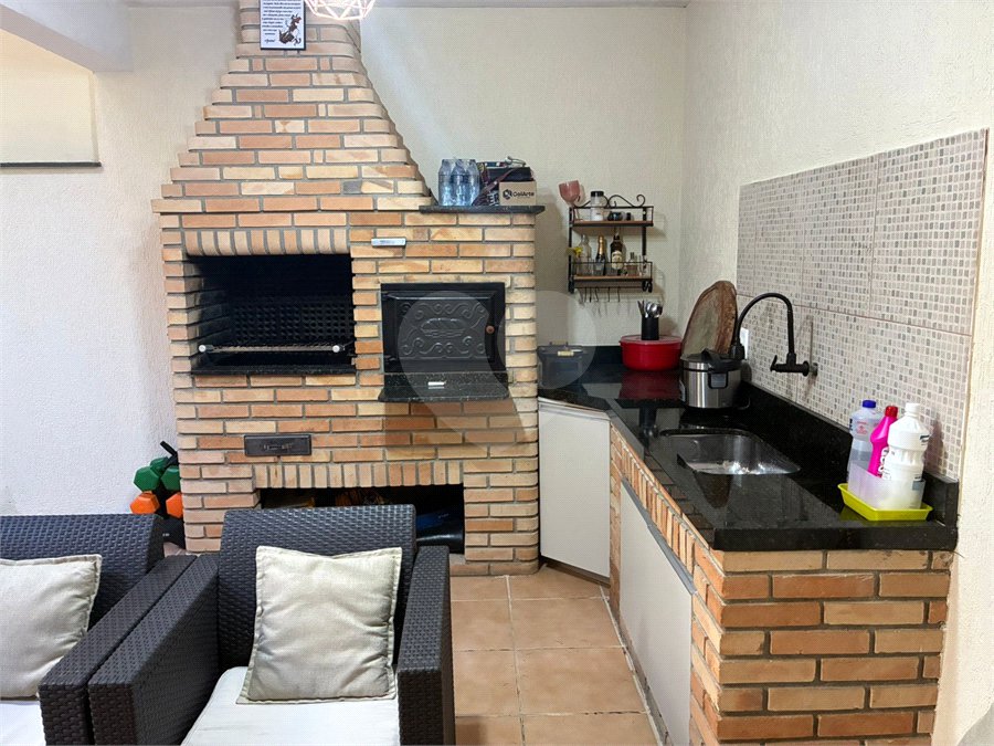 Sobrado à venda com 3 quartos em Montanhão, São Bernardo do Campo, SP