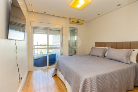 Apartamento à venda com 4 quartos, sendo 3 suítes, em Campo Belo, São Paulo, SP
