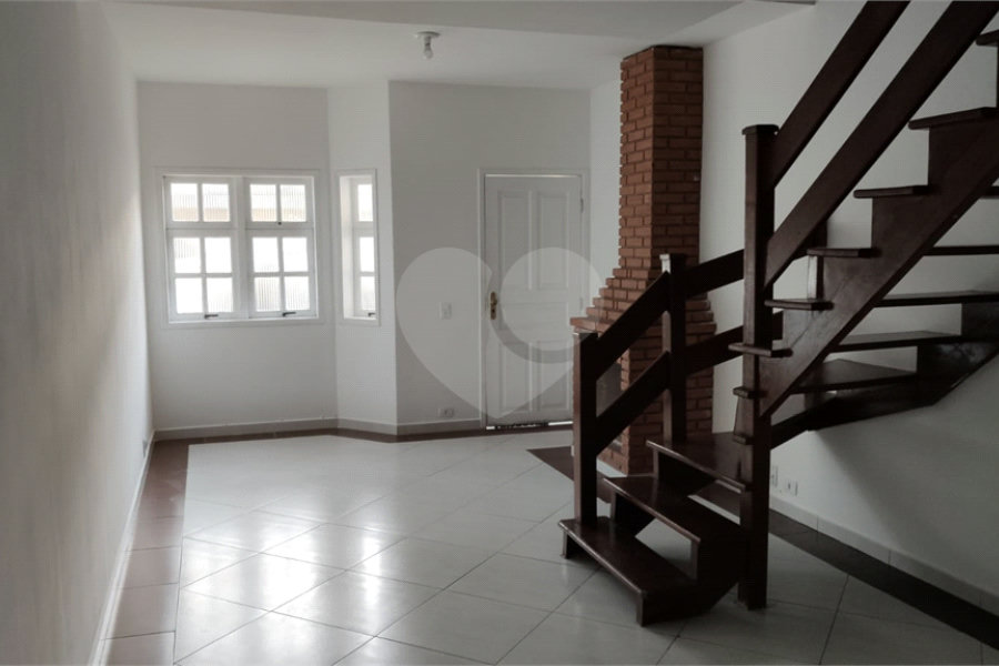 Casa à venda com 2 suítes no condomínio Village Palmas, São Paulo - SP