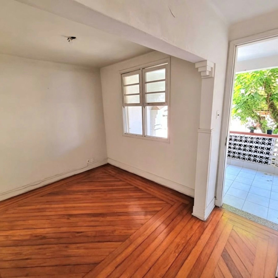 Casa com 3 dormitórios à venda, 119 m² por R$ 689.000,00 - Pompéia - Santos/SP