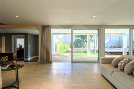 Casa à venda com 4 suítes no condomínio Villa Borghese, Indaiatuba - SP