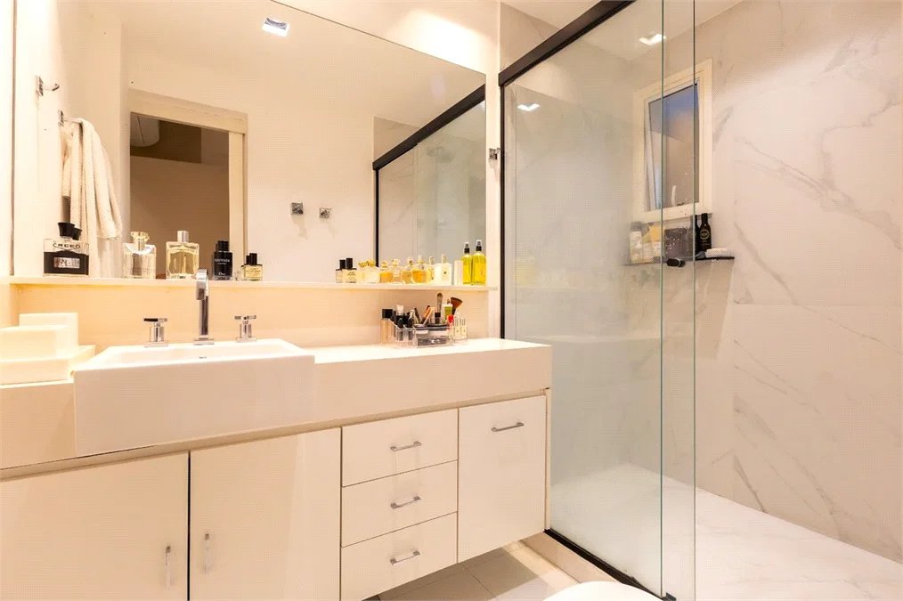 Apartamento à venda com 3 quartos, sendo 1 suíte, em Pinheiros, São Paulo, SP