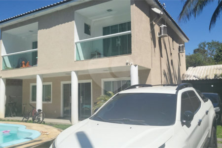 Casa à venda com 4 quartos, sendo 3 suítes, no condomínio Residencial Nelson Pinto, Rio de Janeiro - RJ