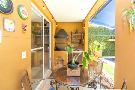 Casa à venda com 4 quartos, sendo 2 suítes, em Alto da Boa Vista, São Paulo, SP