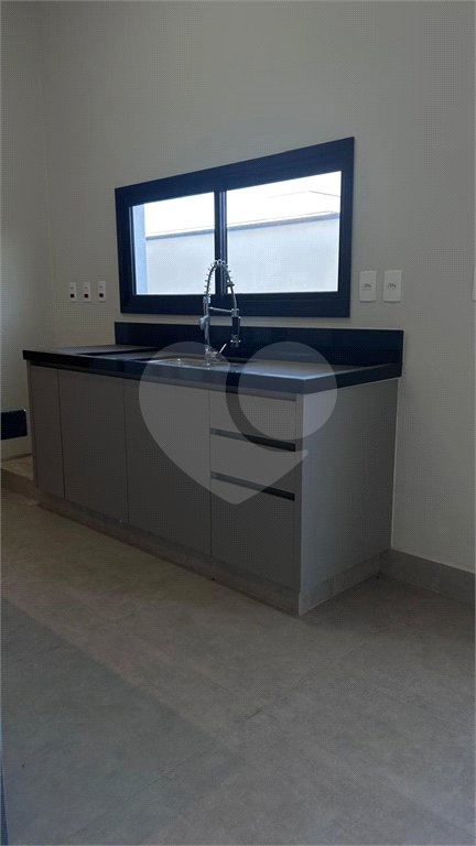 Casa à venda com 4 quartos, sendo 3 suítes, no condomínio Residencial Mont'alcino, Valinhos - SP