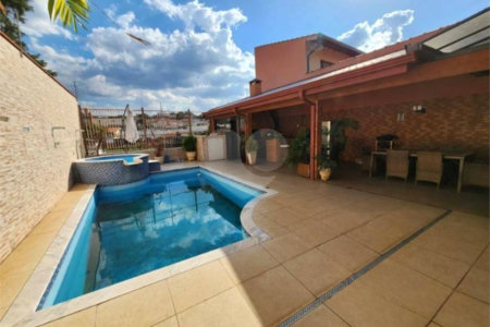 Casa à venda com 3 quartos, sendo 1 suíte, no Centro, Vinhedo, SP
