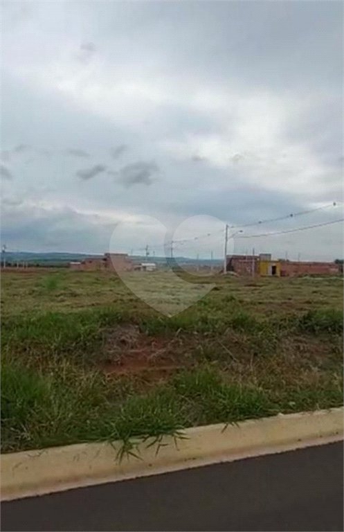 Terreno de 274,68 m² no Residencial Villeneuve