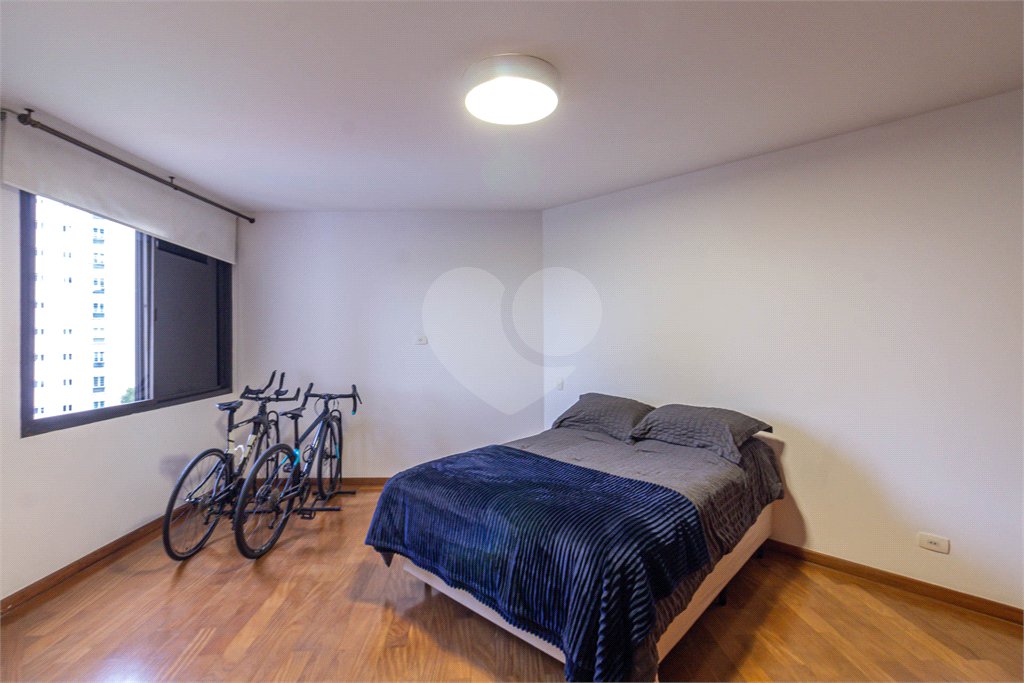Apartamento à venda com 4 quartos, sendo 3 suítes, em Campo Belo, São Paulo, SP