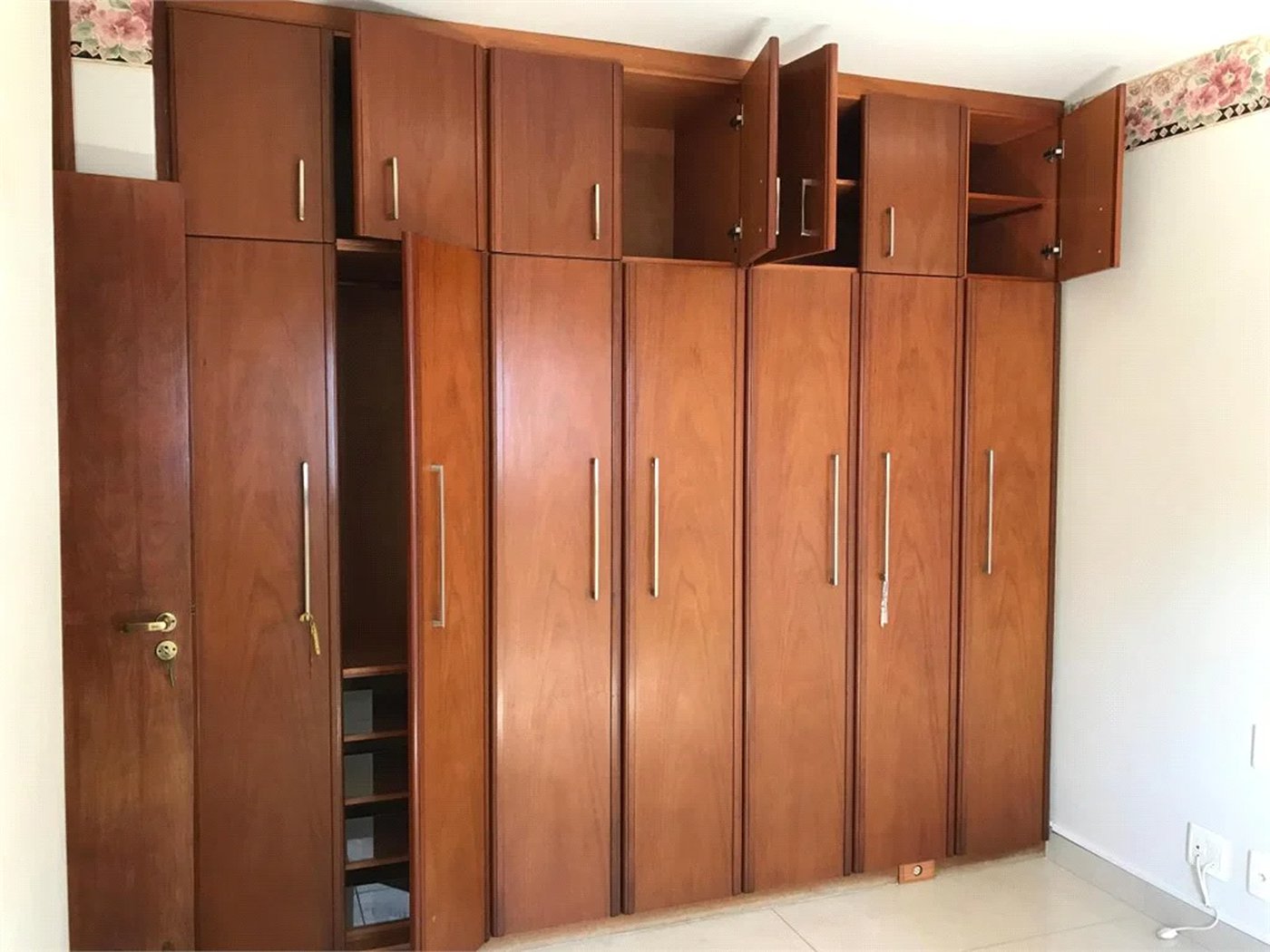Apartamento à venda com 3 quartos, sendo 1 suíte, em Vila Andrade, São Paulo, SP