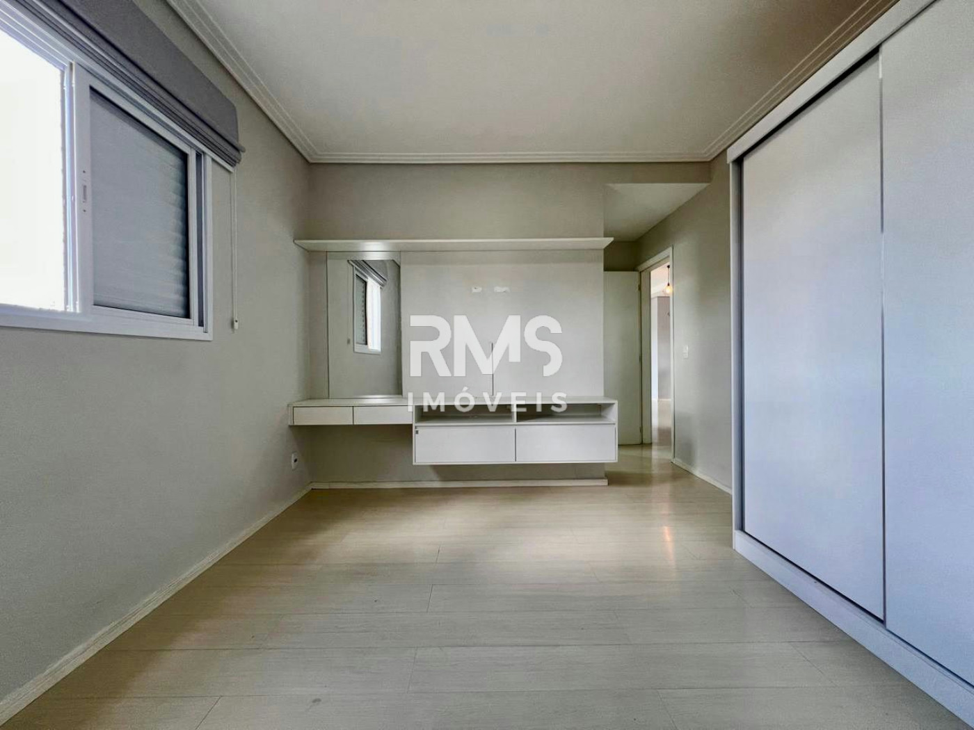 Apartamento à venda com 3 quartos, sendo 1 suíte, no condomínio Residencial Ilhas Mediterrâneo, Itu - SP
