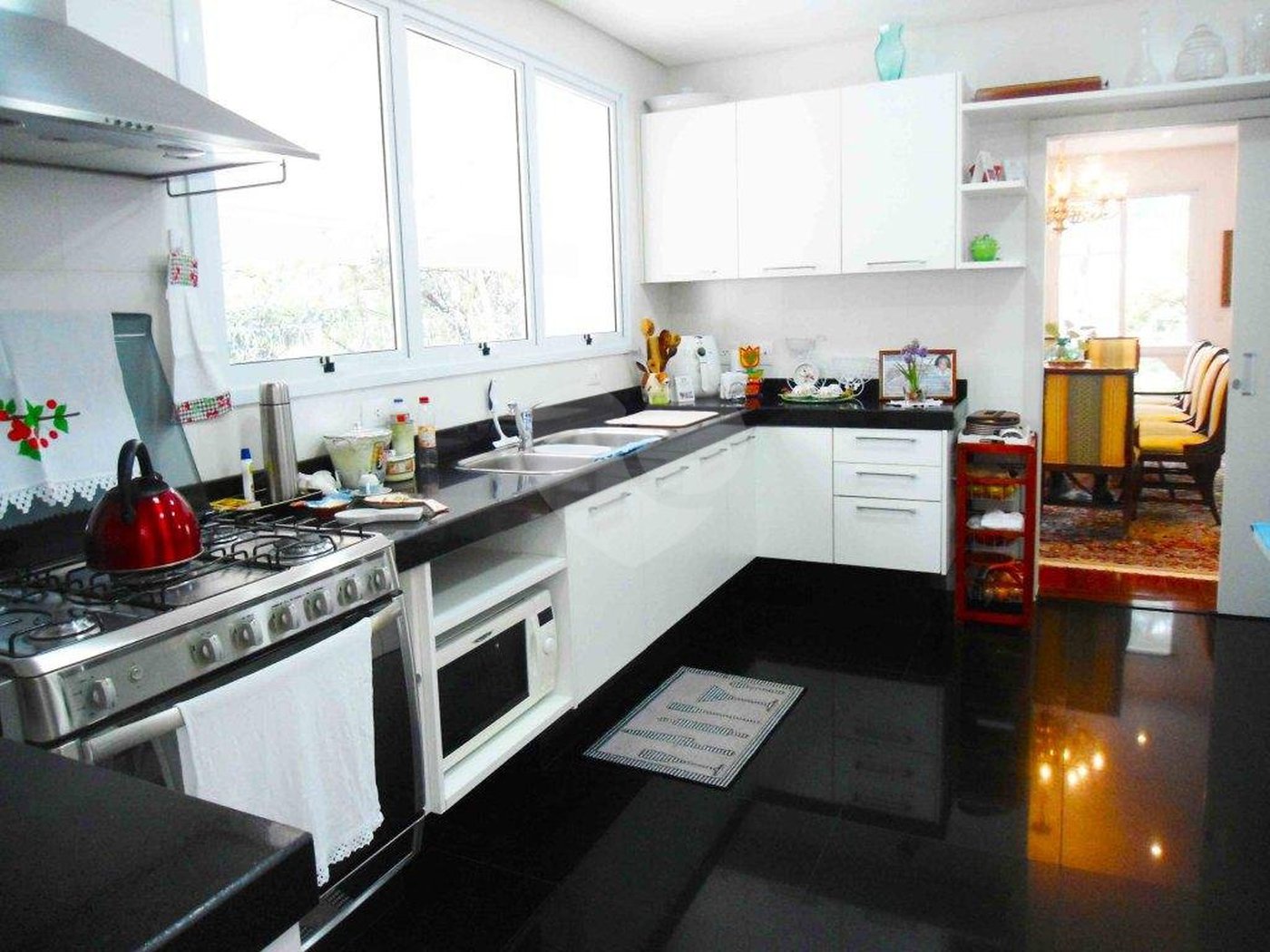 Casa à venda com 4 suítes no condomínio Vila Alba, São Paulo - SP