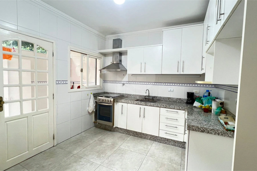 Casa à venda com 3 quartos, sendo 1 suíte, no condomínio Villagio Tramway, São Paulo - SP