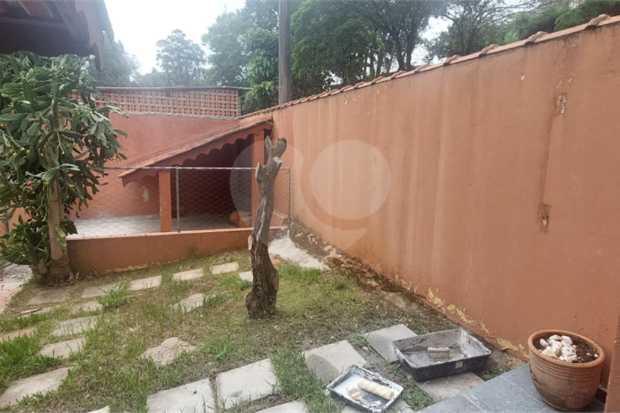 Sobrado à venda com 4 quartos, sendo 2 suítes, em Lavapés, Mairiporã, SP