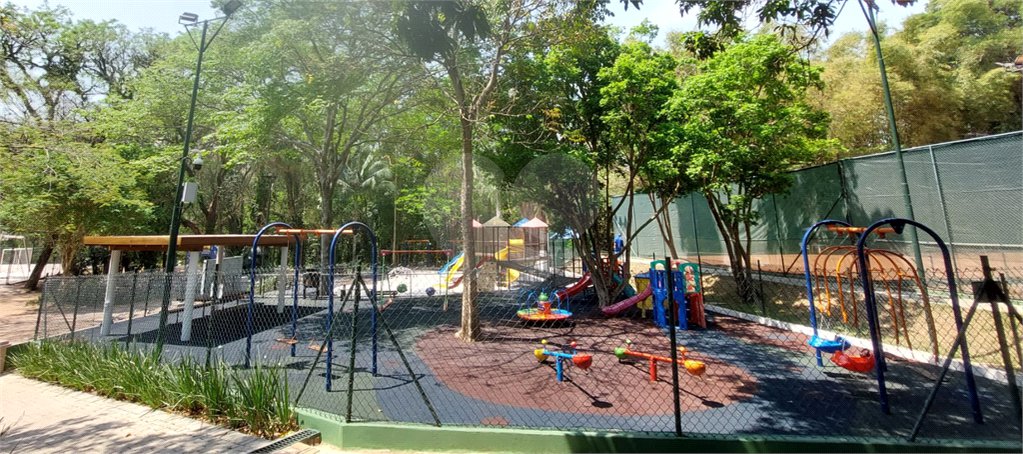Casa à venda com 4 suítes no condomínio Reserva Colonial, Valinhos - SP
