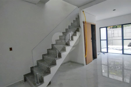 Sobrado à venda com 3 quartos, sendo 1 suíte, em Vila Granada, São Paulo, SP