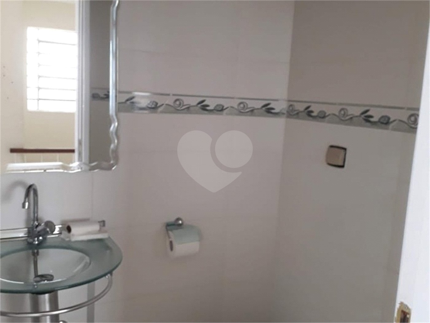 Casa à venda com 4 quartos, sendo 2 suítes, em Santana, São Paulo, SP