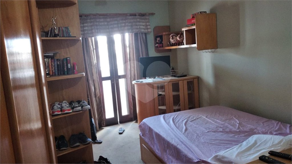 Sobrado à venda com 4 quartos, sendo 2 suítes, em Horto, São Paulo, SP
