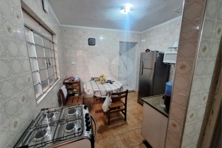 Sobrado à venda com 2 quartos em Vila Nivi, São Paulo, SP