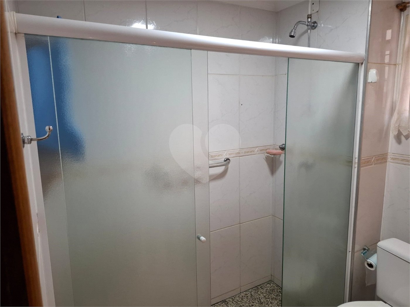 Casa à venda com 2 suítes em Vila Figueira, Suzano, SP