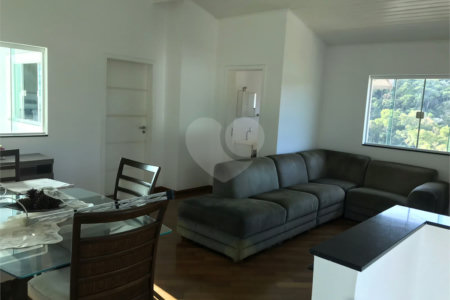 Casa à venda com 4 suítes no condomínio Aruã, Mogi das Cruzes - SP