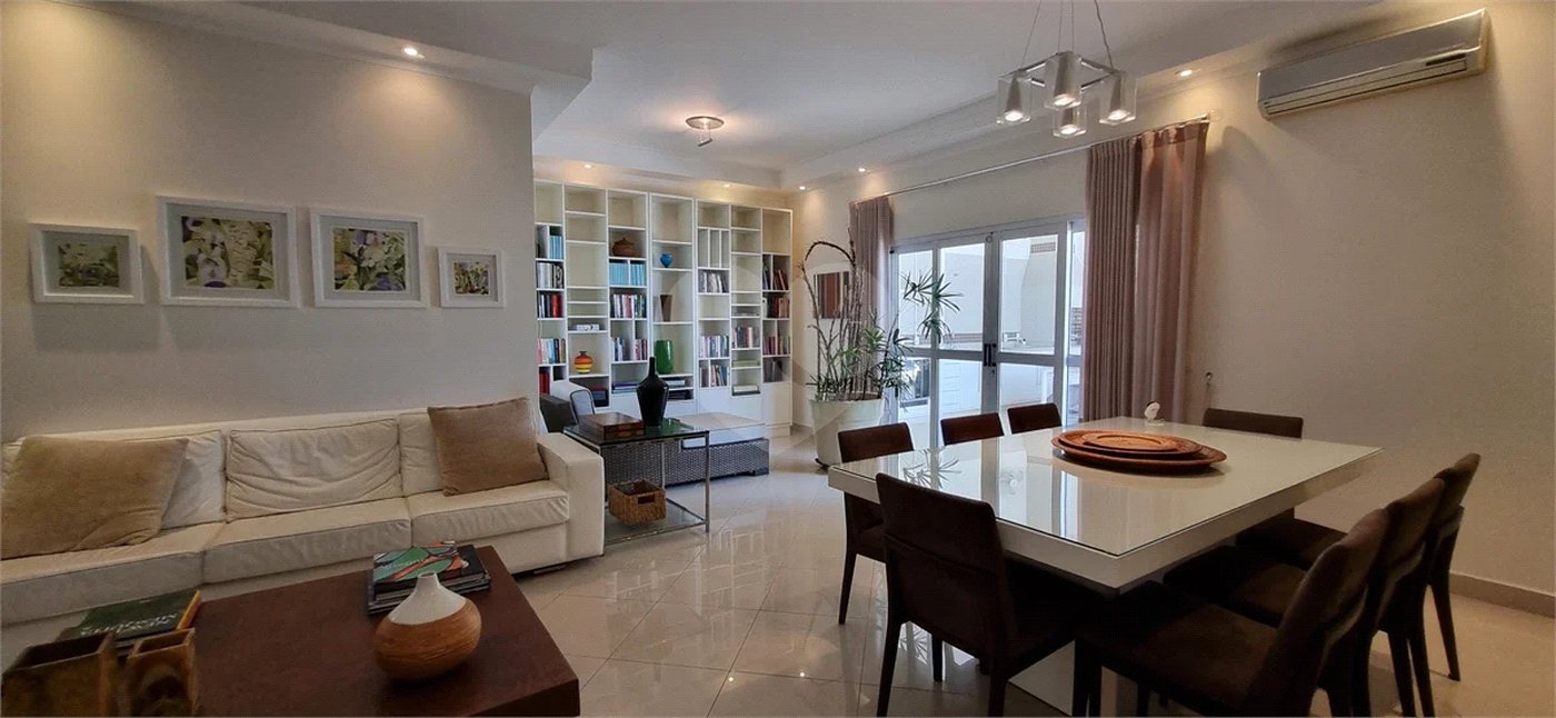 Lindo sobrado com 4 suites e piscina à venda, 365m², por R$ 2.450.000,00 no condomínio Villa Suiça, em Indaiatuba/SP.