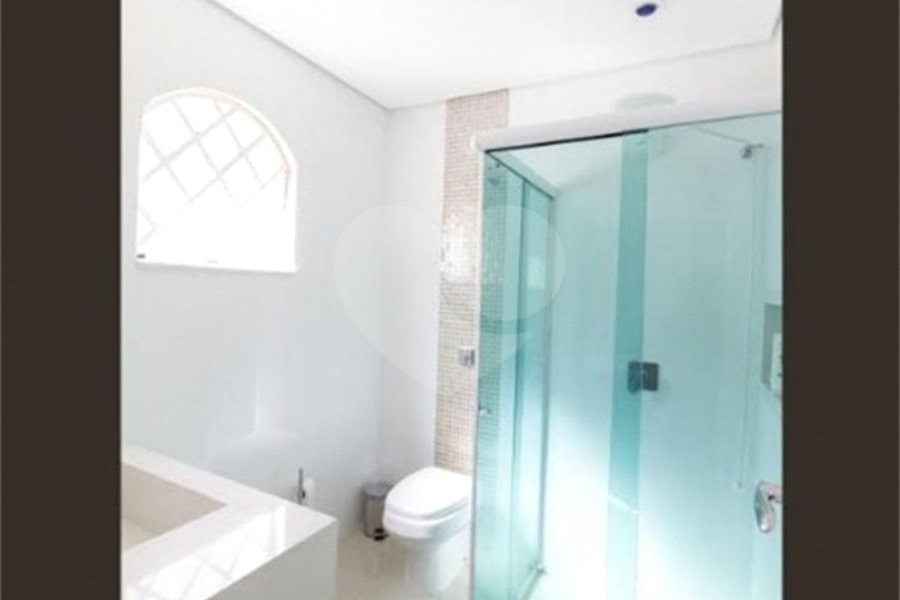 Sobrado excelente com piscina. Espaço gourmet. Salão de festas. Home office. Rua particular