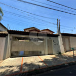 Casa á venda, com 3 dormitórios, no bairro Planalto paraíso em São Carlos.