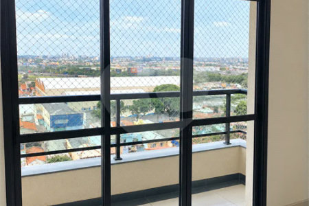 Cobertura de 255 m² com 3 dormitórios, 1 suíte, cozinha planejada, 2 vagas e área gourmet com churrasqueira.