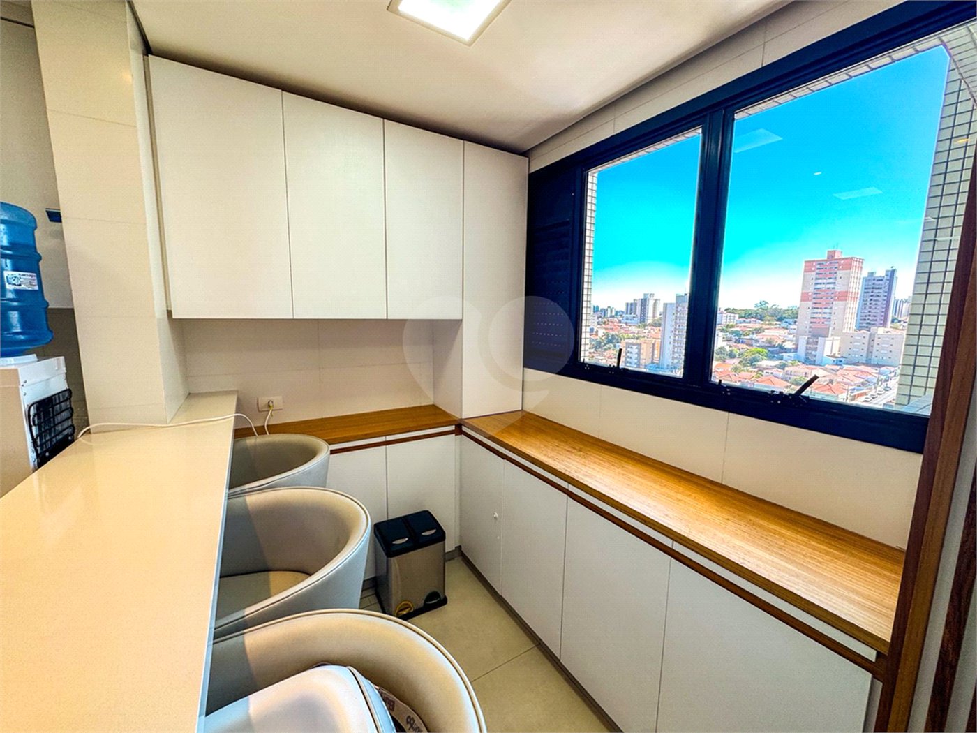 Apartamento à Venda no Centro de São Carlos - com 3 Suítes.