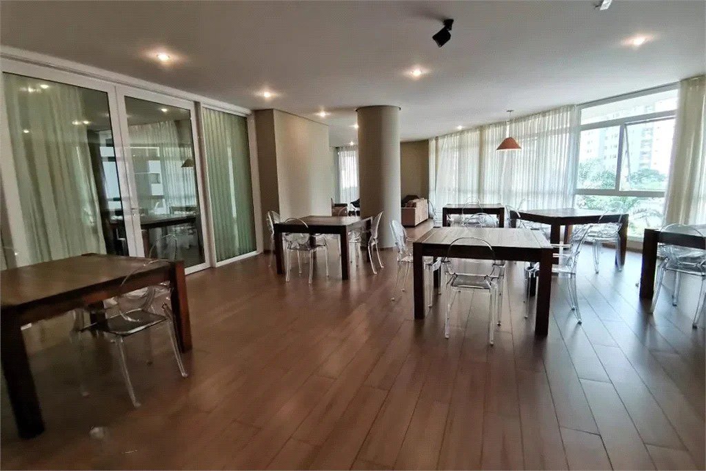 Apartamento à venda com 3 quartos, sendo 1 suíte, em Morumbi, São Paulo, SP