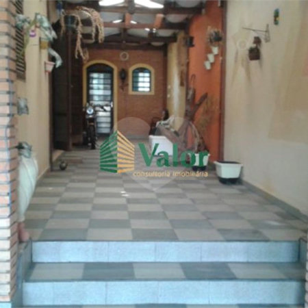 Casa com 4 dormitórios